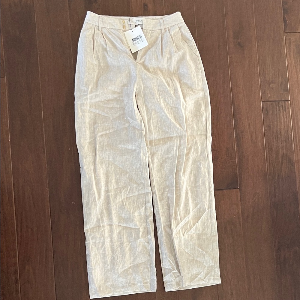 DISSH women’s  Cream Pleated Lightweight Chinos